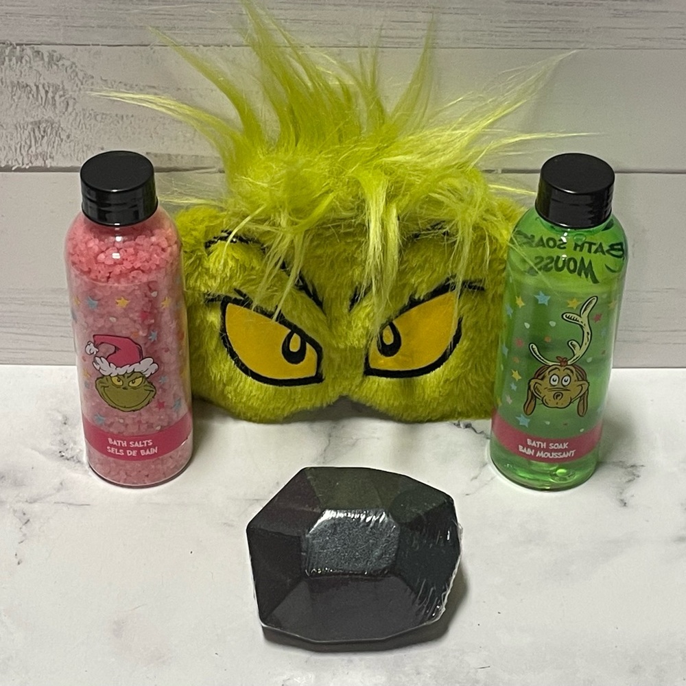 Grinch Face Eye Mask Set